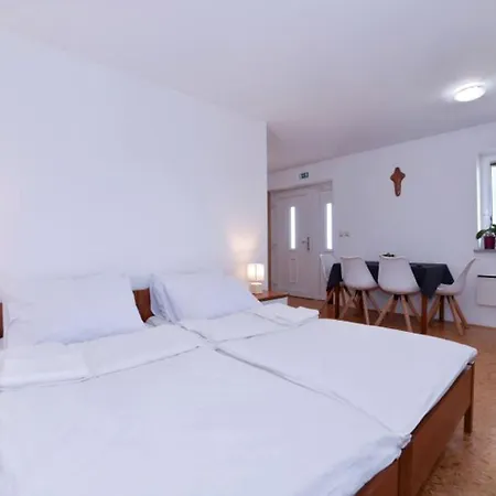 Rural Cottage Rental Ideal For Glamping In Slovenia *